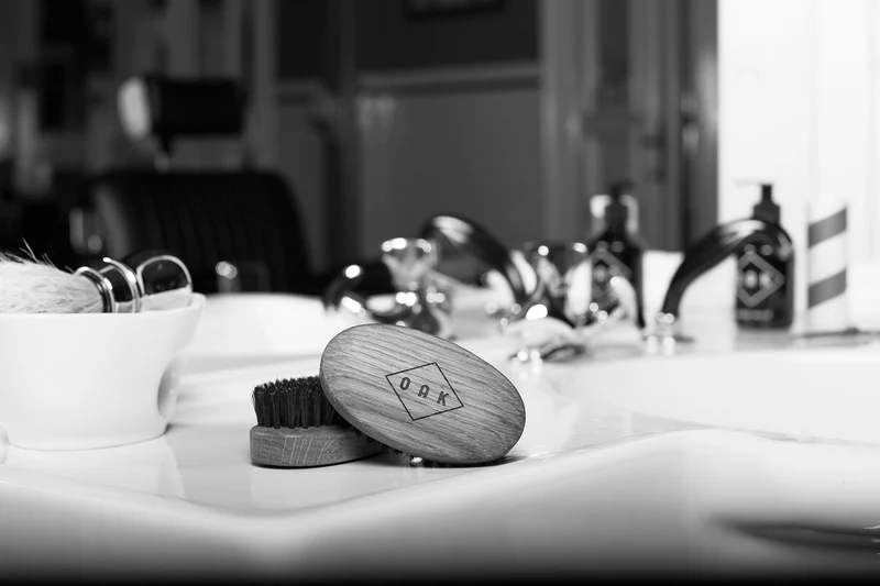 OAK BEARD BRUSH