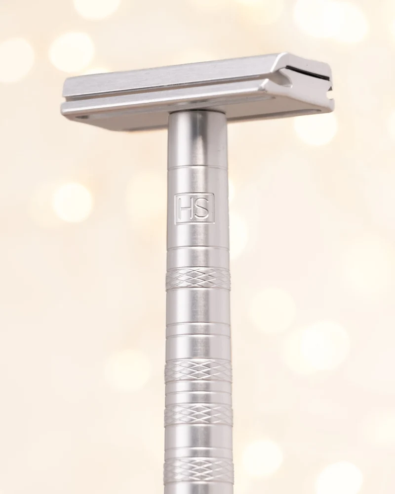Henson AL13 Deluxe Bundle | Razor + Stand + 2-Year Blade Supply