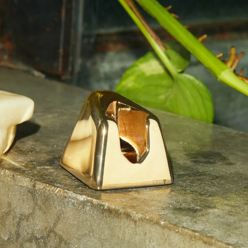 Stand, The Leaf, Gold
