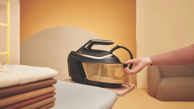 Philips PerfectCare 6000 Series Steam Generator Black / Gold