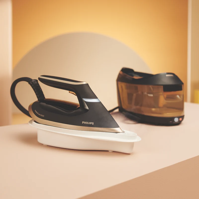 Philips PerfectCare 6000 Series Steam Generator Black / Gold